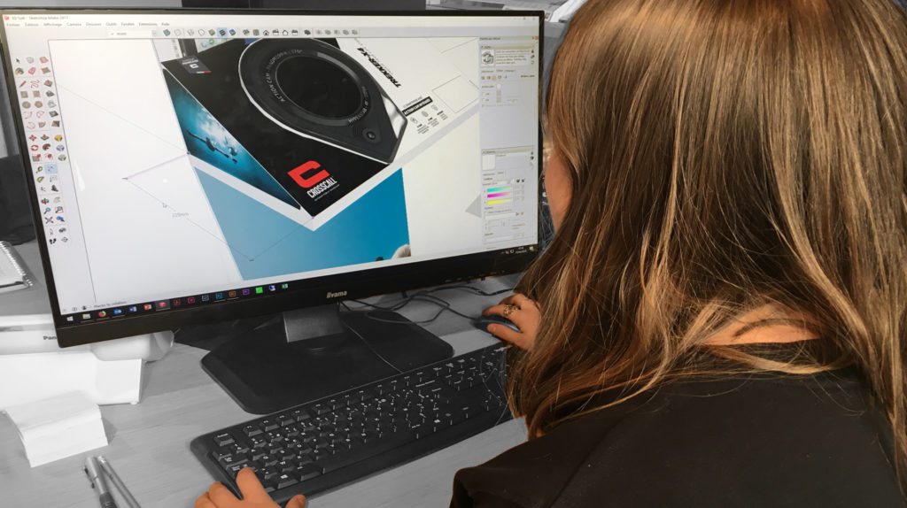 Conception PLV, Fabrication PLV, Création PLV, PLV multi matériaux, PLV Stand, PLV Podium, PLV Digitale, PLV Comptoir, PLV Linéaire, PLV Display. Instore-factory : Conception et fabrication PLV